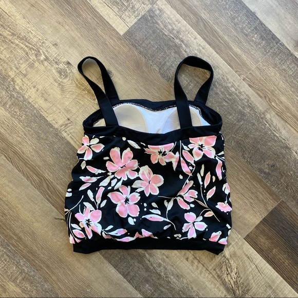 Miraclesuit Floral Coverup - Picture 3 of 5